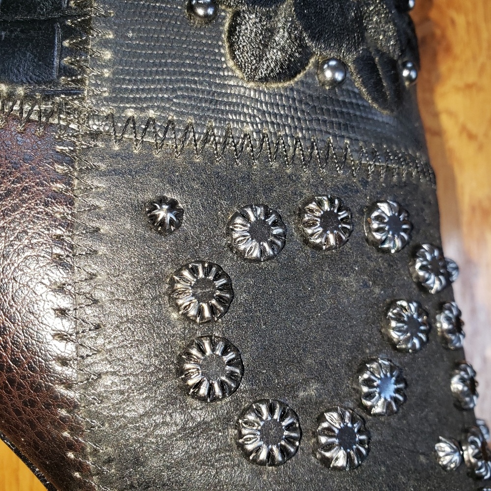 Boots - Picture 6 of 8